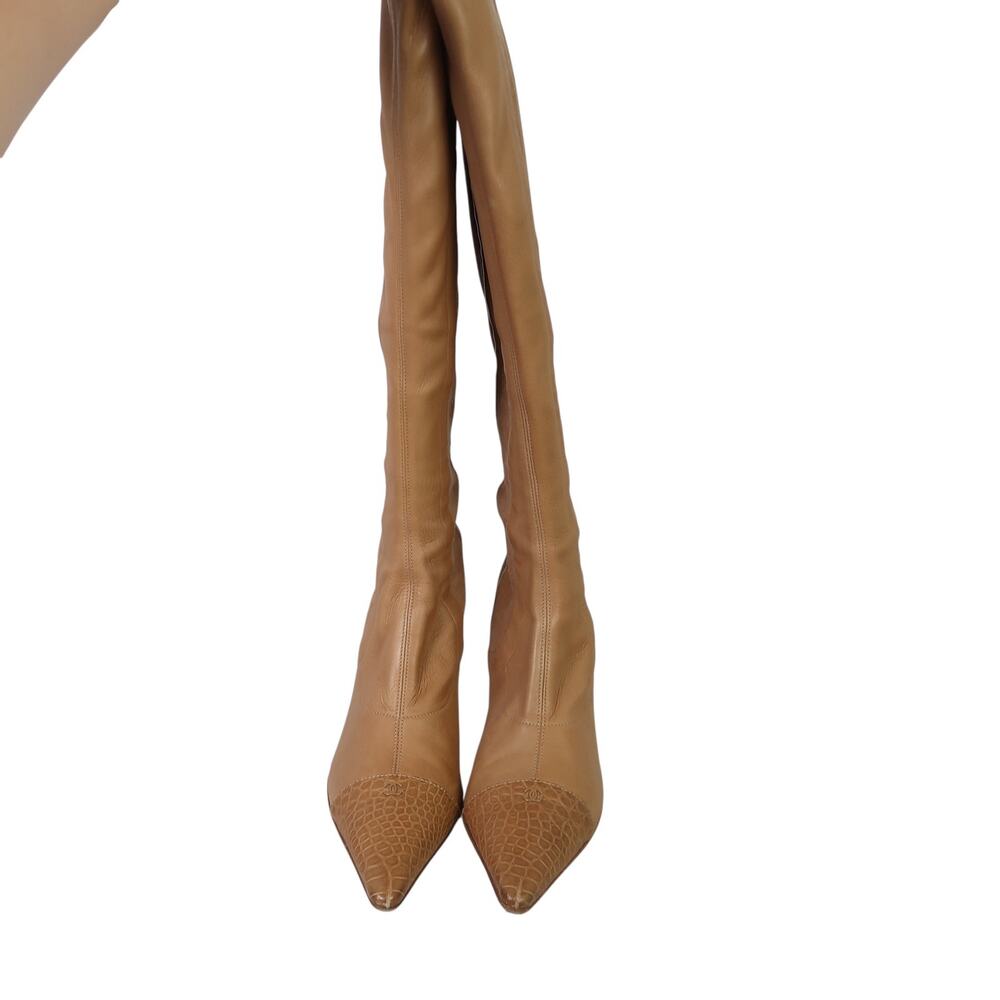 Vintage Chanel Tan Leather Pointed Toe Knee High Heeled Boots 8.5 - Picture 2 of 12